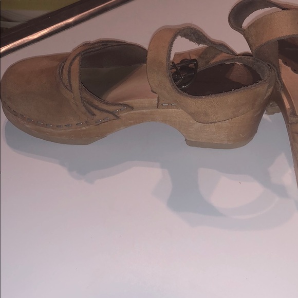 Clogs - Picture 3 of 6